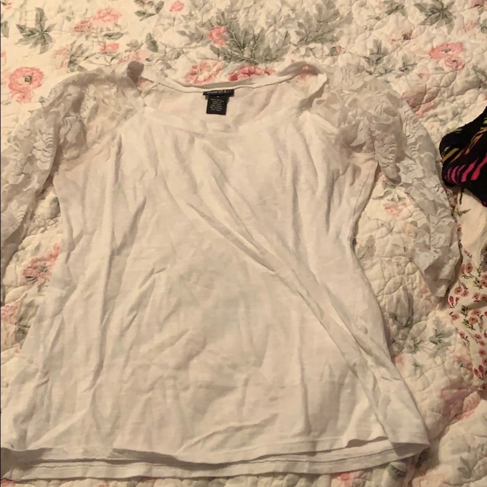 White 3/4 sleeves